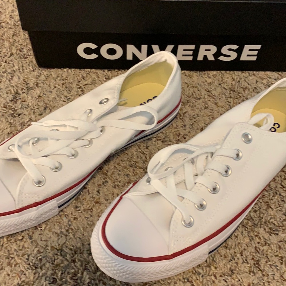 White converse NEVER BEEN WORN